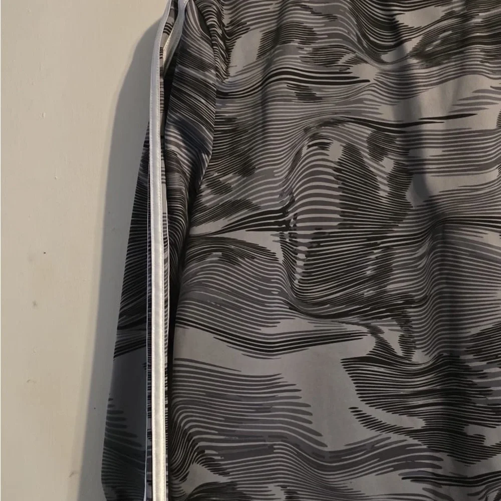 Adidas Men's Black and Gray Windbreaker